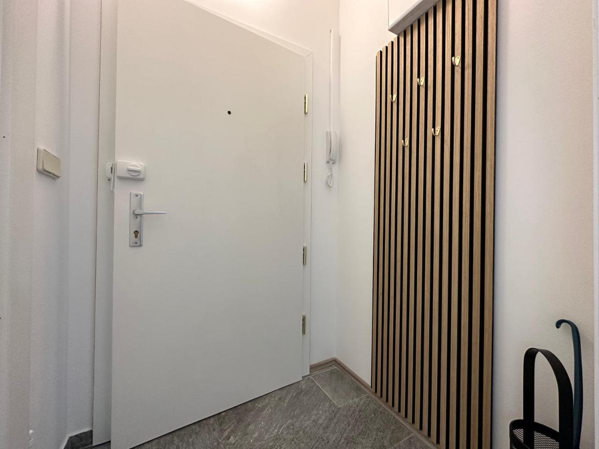 Feelhome-golfclub-balkon-4 Gaeste-wifi-smart Tv Apartment *