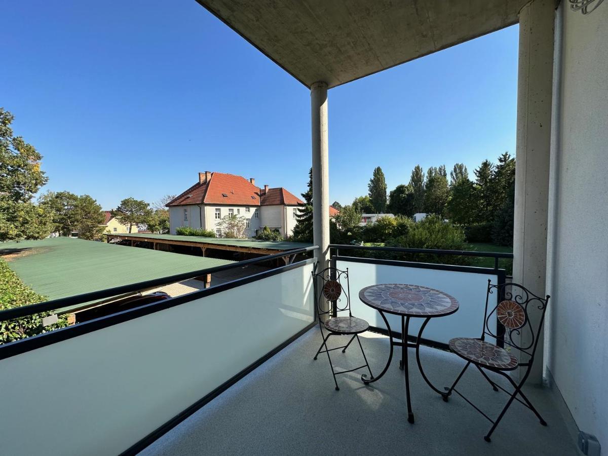 Feelhome-golfclub-balkon-4 Gaeste-wifi-smart Tv *