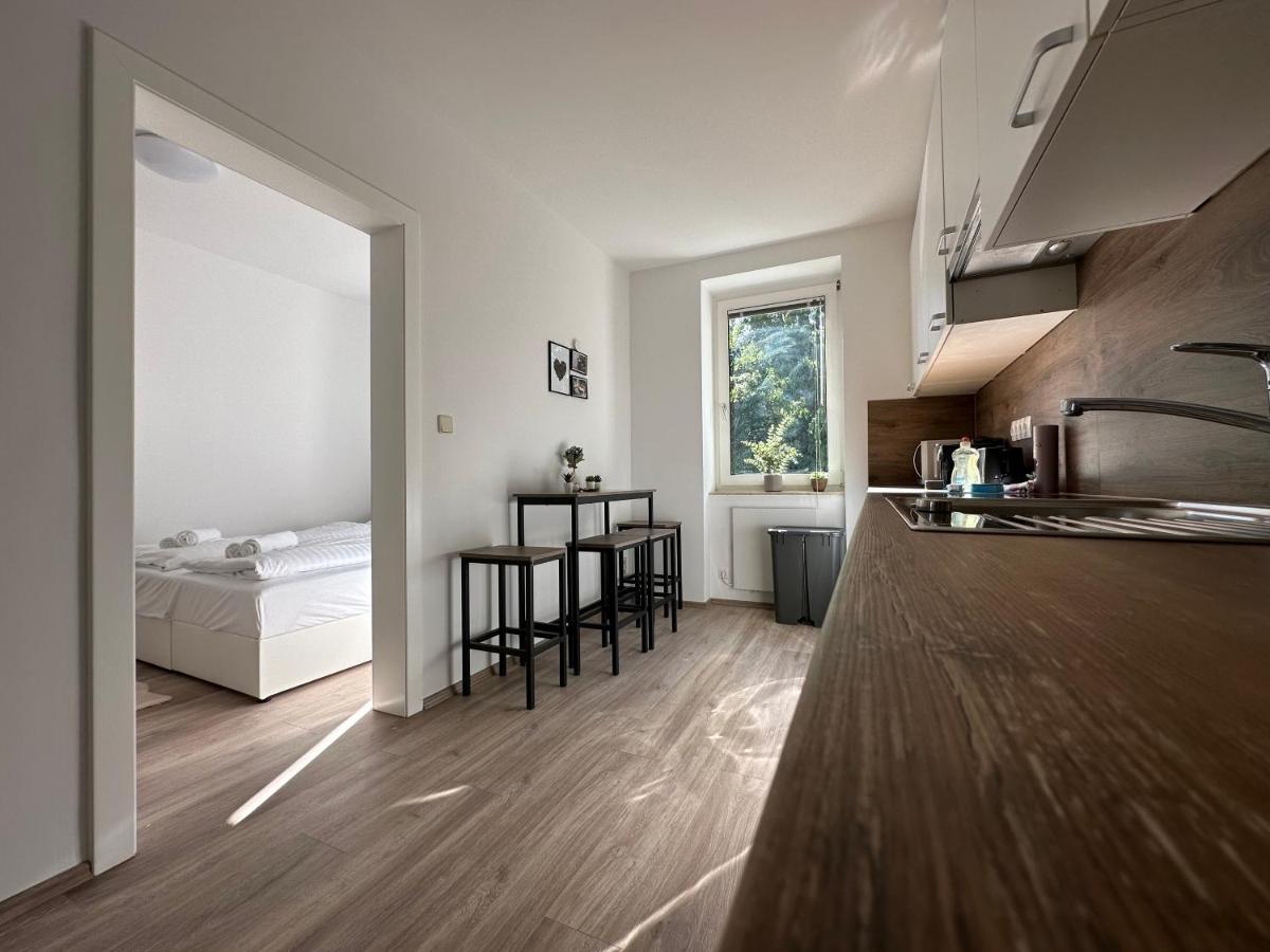 Feelhome-golfclub-balkon-4 Gaeste-wifi-smart Tv Apartment